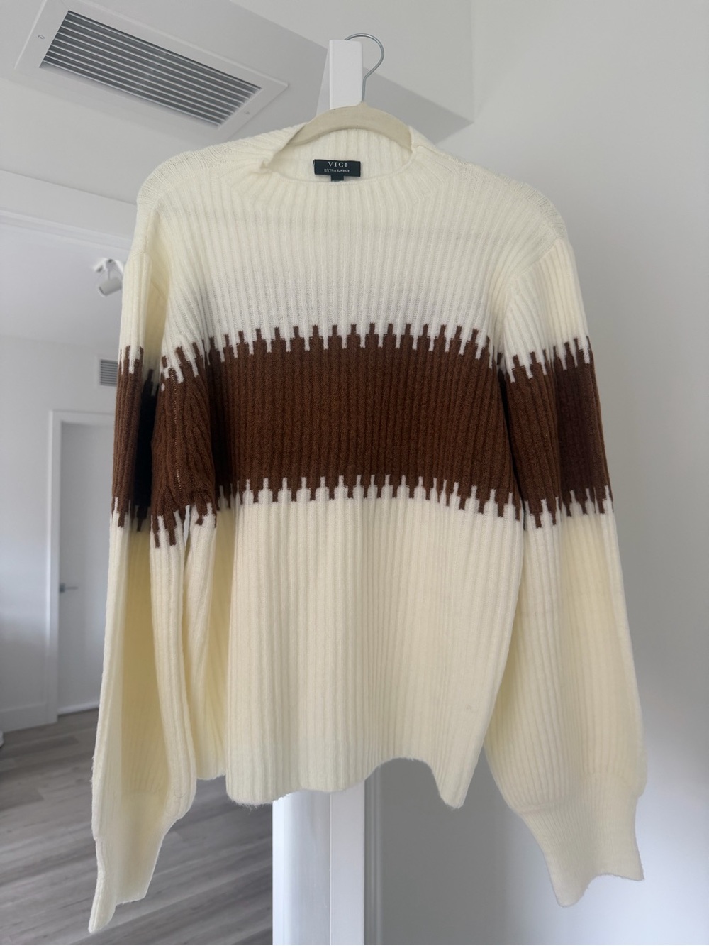 VICI Cream & Brown Ribbed Knit Mock Neck Sweater XL
